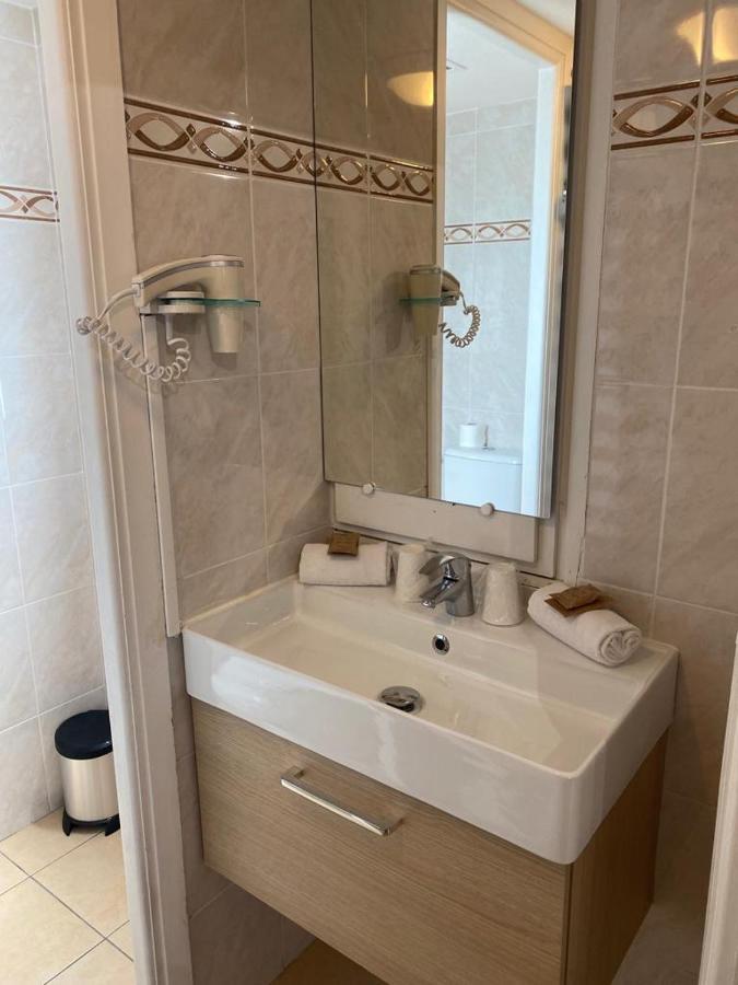 Resothel Le Gabian Otel Saint-Laurent-du-Var Dış mekan fotoğraf